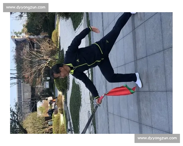 毽赛惊现功夫魂:高手足尖演 “云手旋风” 毽赛惊现功夫魂:高手足尖演 “云手旋风”